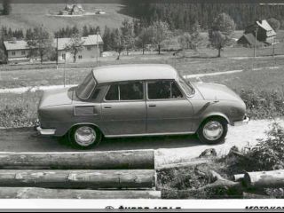 !Tovární fotografie Škoda 100/110